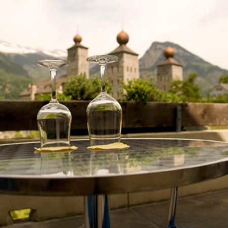 Schlosshotel - Self Check-In Hotel บริก ภายนอก รูปภาพ