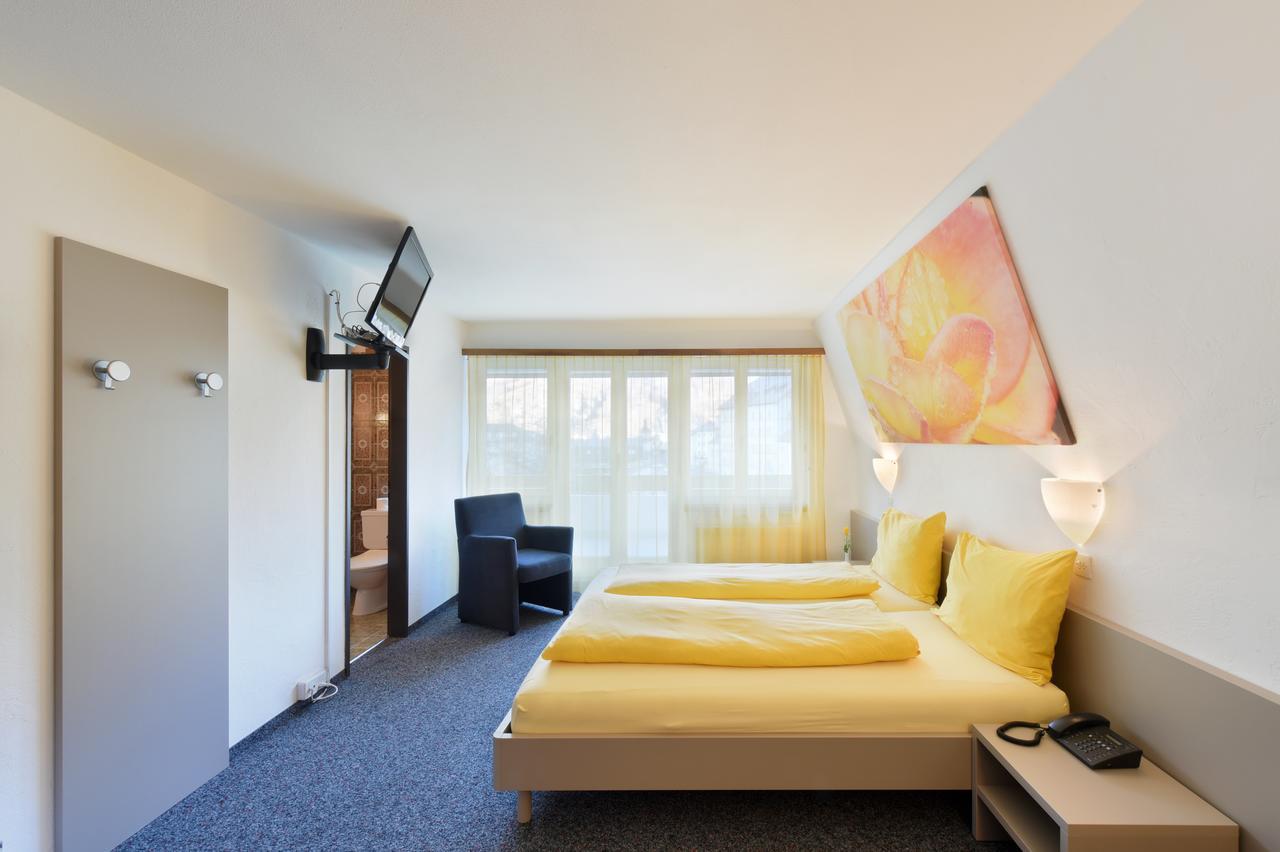 Schlosshotel - Self Check-In Hotel บริก ภายนอก รูปภาพ