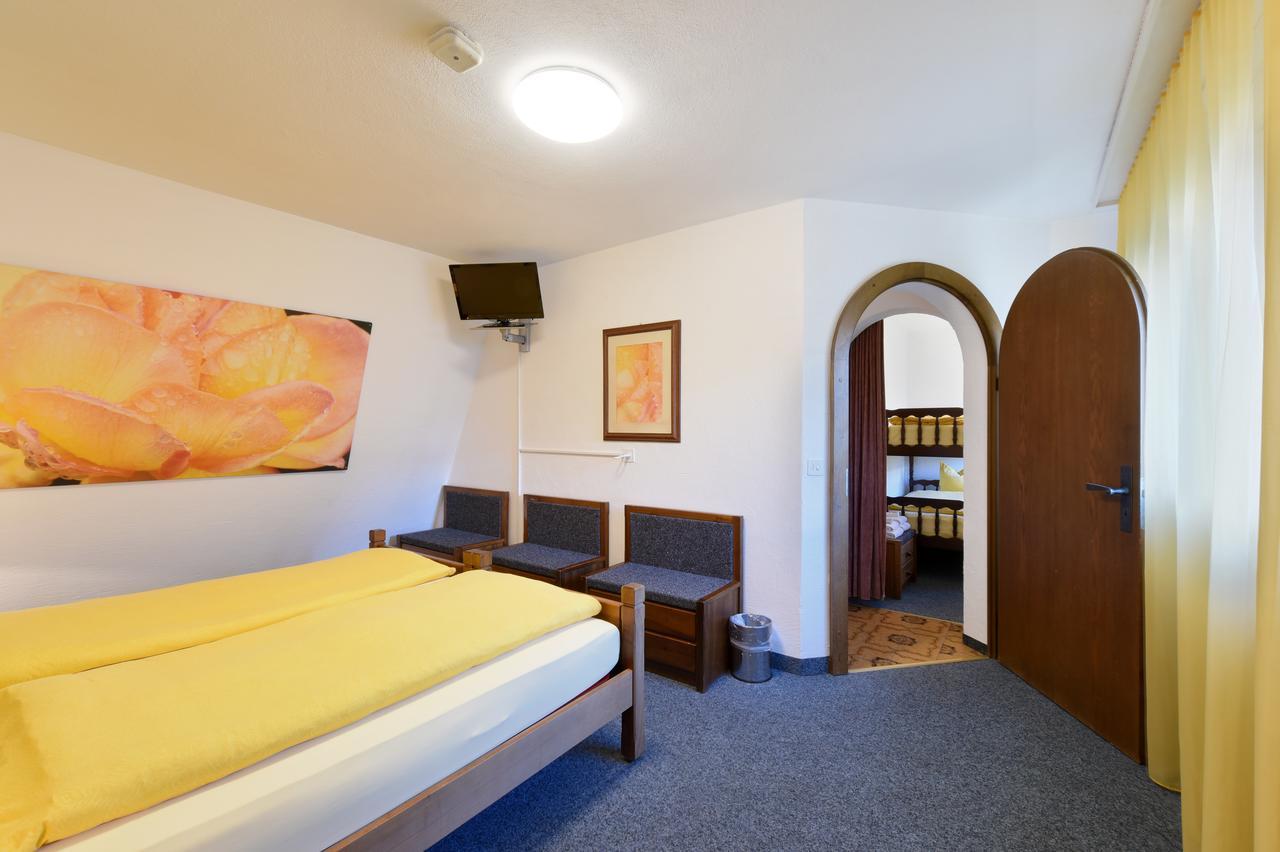 Schlosshotel - Self Check-In Hotel บริก ภายนอก รูปภาพ